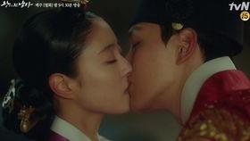 国产剧女主醉酒接吻视频,国产剧女主激情演绎浪漫邂逅