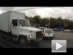 国产车撞击大货车视频,揭秘事故真相与行车安全警示